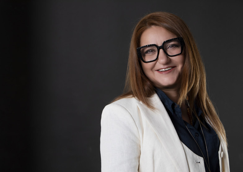 Donna coordinatrice della sicurezza di cantieri nell’ambito delle forze armate